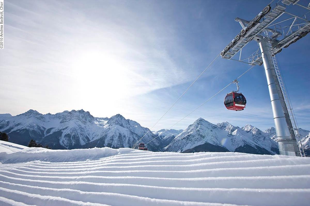 Curuna Hotel-Garni Scuol Exterior photo